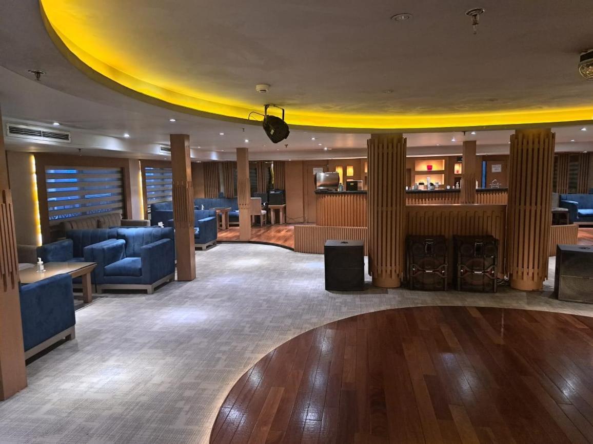 فندق Five Star Nile Cruise From Aswan To Luxor المظهر الخارجي الصورة
