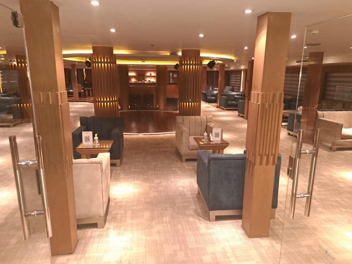 فندق Five Star Nile Cruise From Aswan To Luxor المظهر الخارجي الصورة