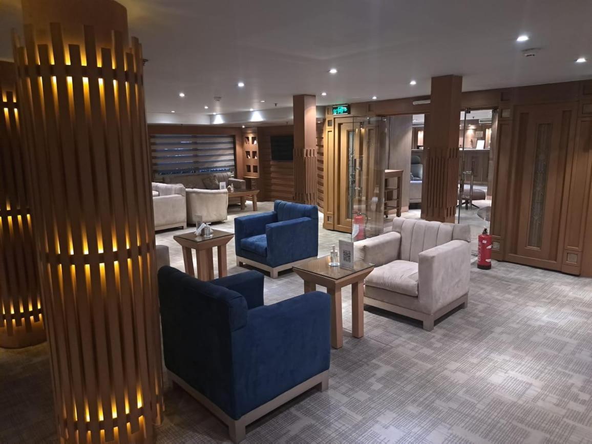 فندق Five Star Nile Cruise From Aswan To Luxor المظهر الخارجي الصورة